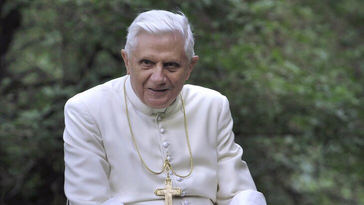 В Ватикане пройдет прощание с почетным Папой Римским Бенедиктом XVI