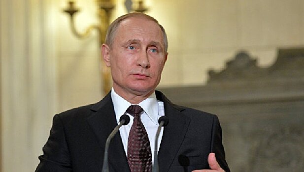 Путин в Кремле вручил государственные премии за 2015 год