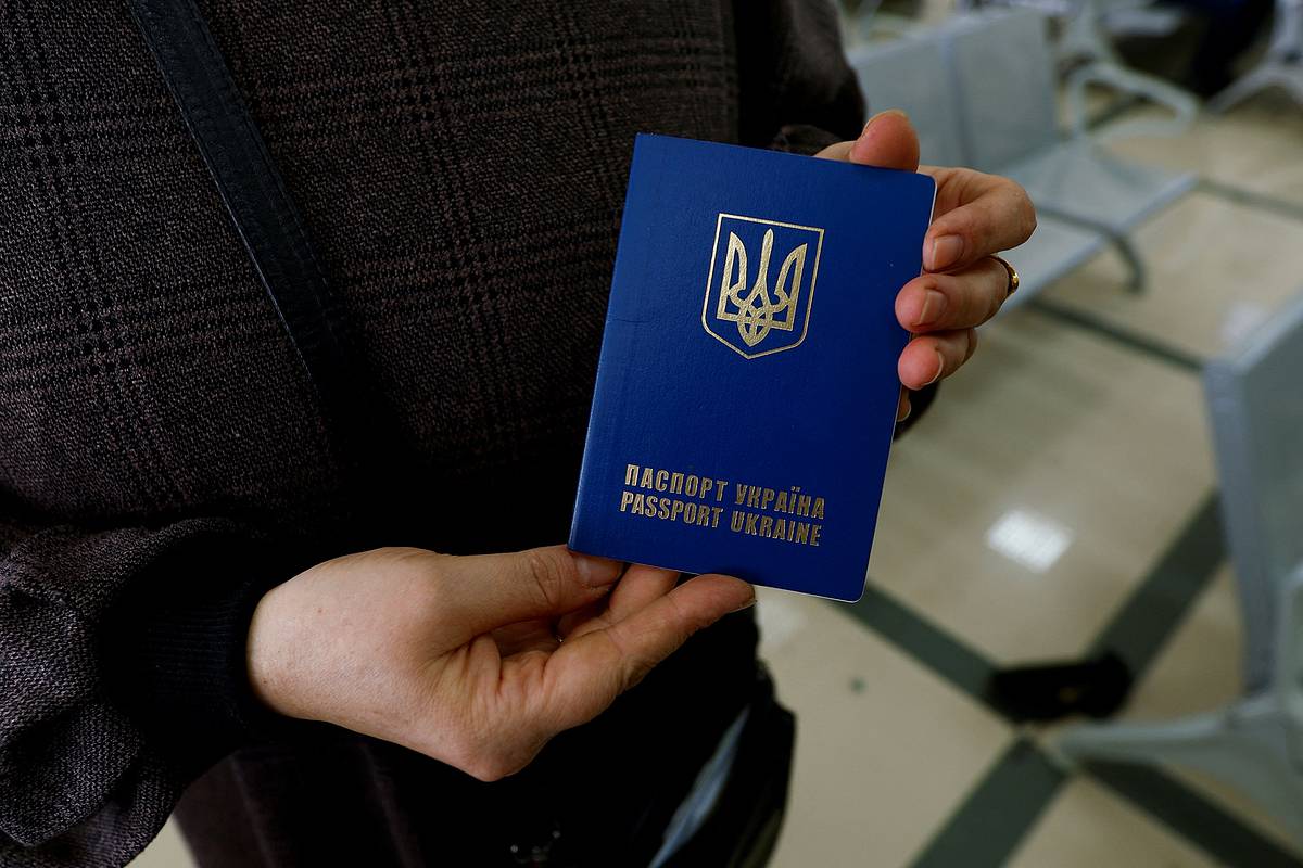 На Украине разрешили выезд за границу одной категории граждан