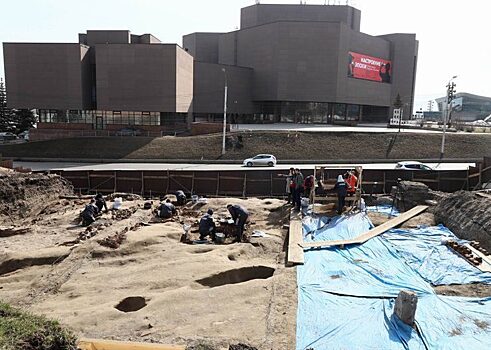Более 400 артефактов обнаружили археологи при раскопках на ул. Карла Маркса в Красноярске
