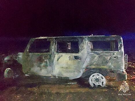 Американский внедорожник «Хаммер» сгорел на трассе в Удмуртии