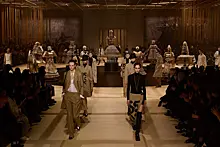 В новой коллекции Dior вспоминает, как когда-то изменил моду