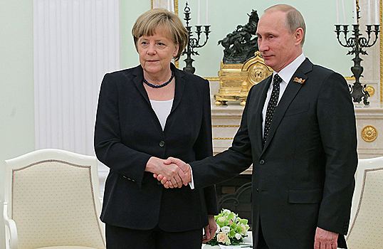 «Приглашение Путина в Берлин говорит о безуспешности попыток изолировать Москву». Чего ждать от встречи лидеров РФ и ФРГ?