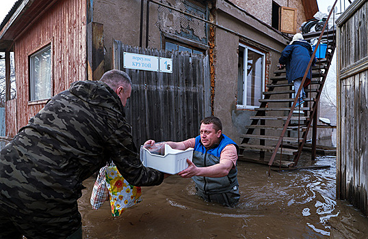 В Оренбурге началось наводнение