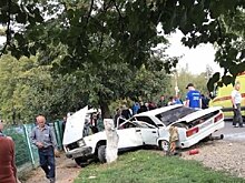 Под Краснодаром «Пятерка» улетела с проезжей части в дерево, есть жертвы