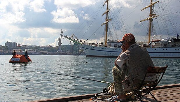 В Турции задержан плывший на плоту из Крыма российский путешественник