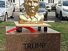 Символ переговоров: В Одессе открыли памятники Трампу и Ким Чен Ыну