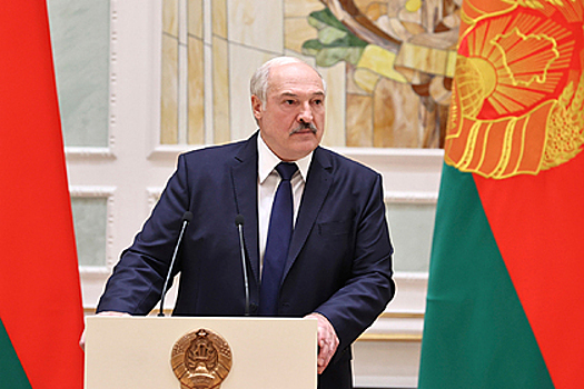 Лукашенко обвинил Запад в желании привлечь Россию к его свержению