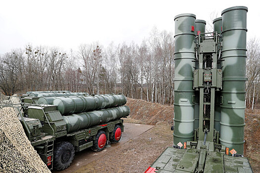 Россия начала поставки в Индию зенитно-ракетных систем С-400