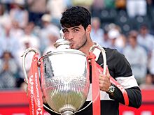 Карлос Алькарас получил трофей чемпиона турнира ATP-500 в Лондоне