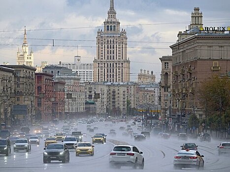 Водителям в Москве рекомендовали не выезжать на летней резине из-за заморозков
