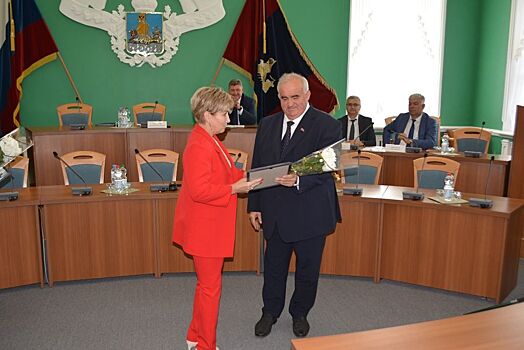 Лучших чиновников наградили в Костромской области