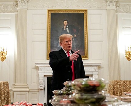 Дональд Трамп кормит гостей Белого дома бургерами – вспоминаем самые странные идеи мирового фастфуда