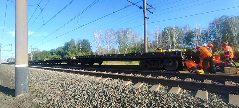 Два вагона грузового поезда сошли с рельсов в Каргатском районе