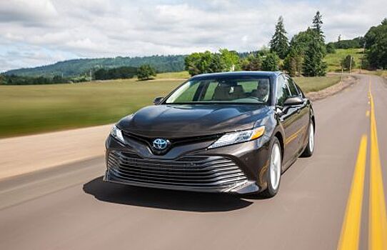 Новая Toyota Camry собирает положительные отзывы