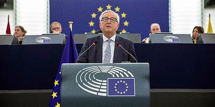 Юнкер предложил отказаться от сезонной смены времени в ЕС