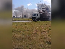 Призрачный дальнобойщик: в Тольятти горящий ломовоз повторил сцену из боевика