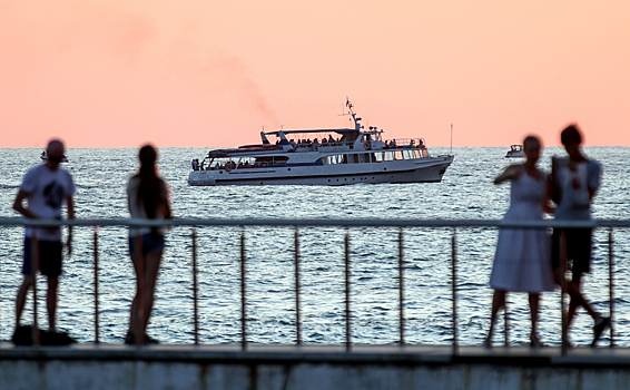 Краснодарский край не будет ужесточать правила приема туристов из-за COVID-19