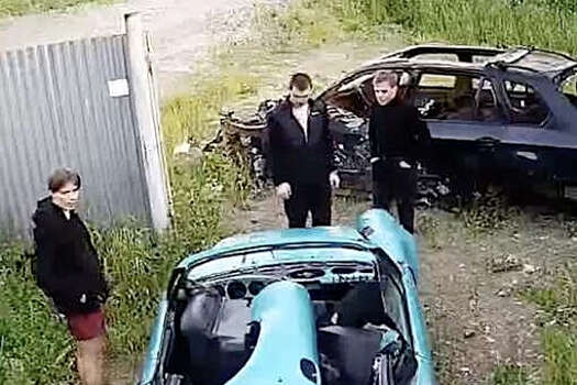 NGS24: в Красноярске неизвестные разобрали редкий Porsche