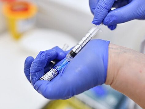 Вирусолог призвал воздержаться от вакцинации новым "Спутником V"