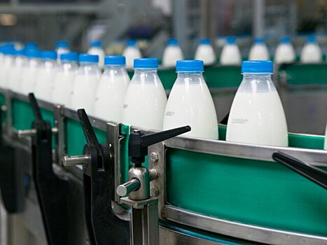 Работающим на вредных производствах россиянам будут выдавать молоко