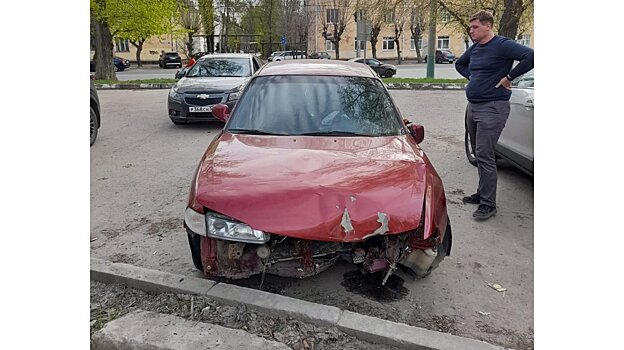 Найден автомобиль виновника ДТП на платной парковке