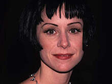 "Белль" из бродвейских "Красавицы и чудовища" отменила концерты из-за паралича