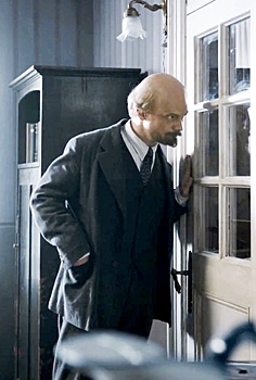 Почему "Хроники русской революции" Андрея Кончаловского вызвали столь бурную полемику в обществе