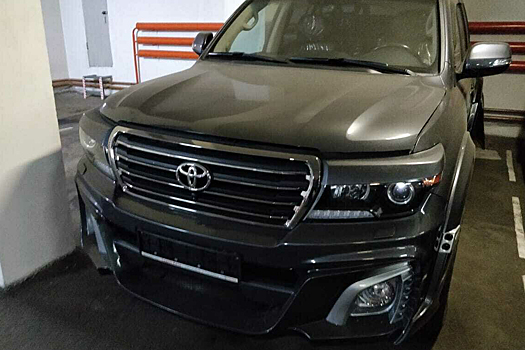 В России продают «новый» Toyota Land Cruiser 200, который забыли в гараже