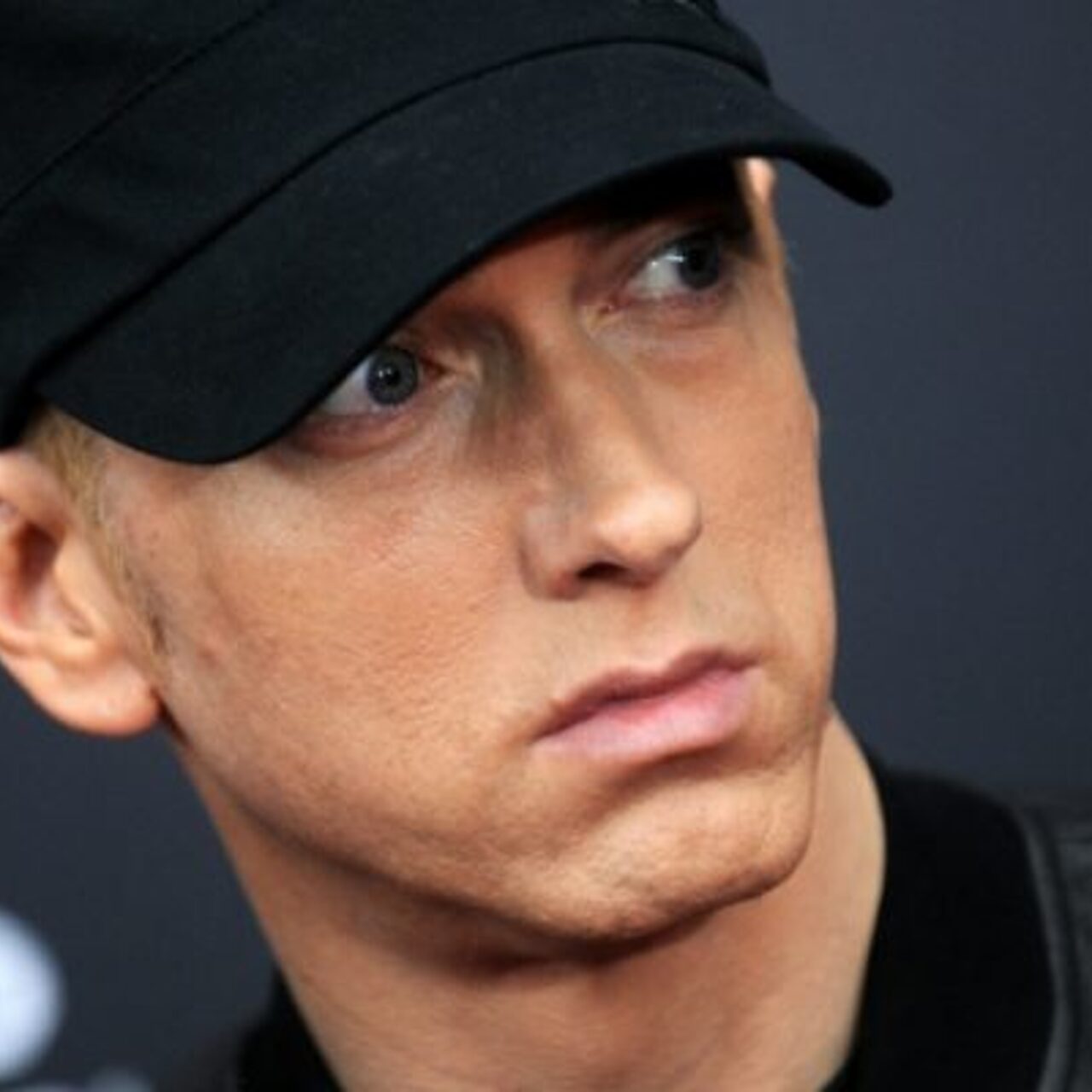 Эминем биография личная жизнь фото Eminem's New Look Explained: Why His Face Is So Much Thinner New eminem, Eminem,
