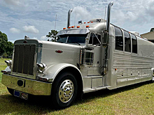 Дом на колесах Kingsley Coach 1990 года продан на аукционе