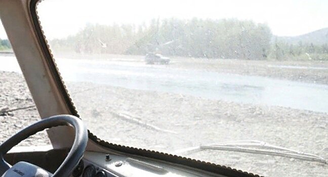 Почему советские автомобилисты вставляли монеты на лобовое стекло