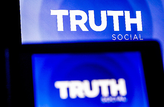 Соцсеть Трампа Truth Social запустили, но воспользоваться ей пока не удается