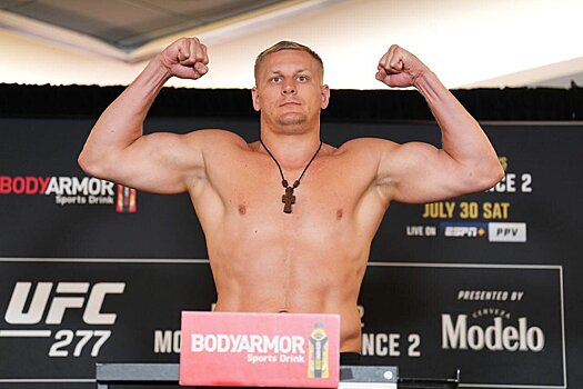 Павлович поднялся на первое место в рейтинге тяжеловесов UFC