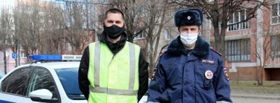 В Марий Эл полицейские спасли пожилую семью на пожаре