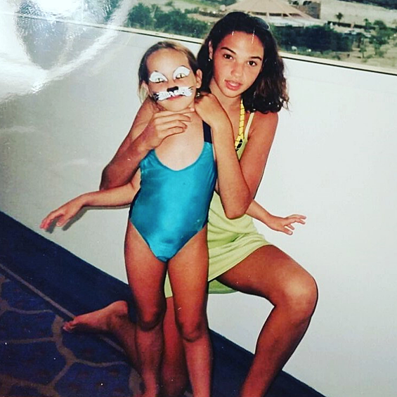 Девочка с детства отличалась красотой.