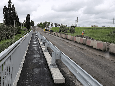 Ремонт дороги к школе в Матвеевом Кургане завершат к середине сентября