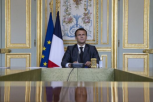 Во Франции накажут генералов за призыв к Макрону остановить исламистов