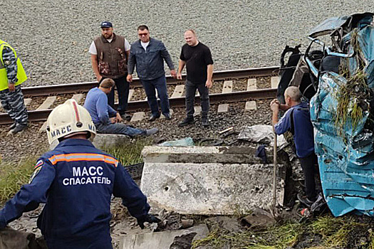 Водитель без тормозов пробил бетон в Октябрьском районе