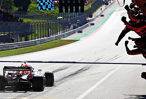 Red Bull задумалась бы об уходе из Формулы 1 в случае штрафа Ферстаппена
