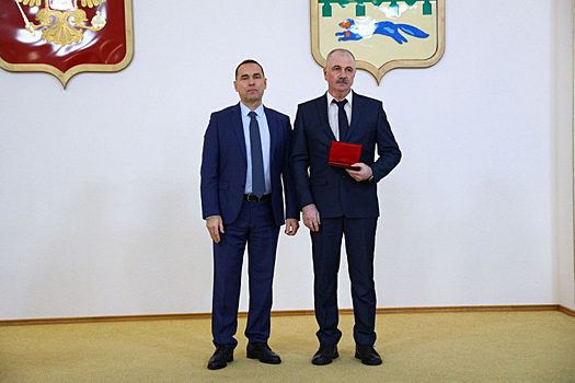 Губернатор Шумков вручил госнаграду испытателю бронемашин «Курганмашзавода»