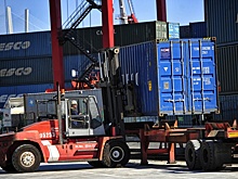 Импорт в Россию рухнул почти на 40%