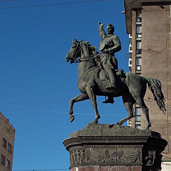 День в истории. 30 апреля: в Киеве установлен памятник легендарному комдиву