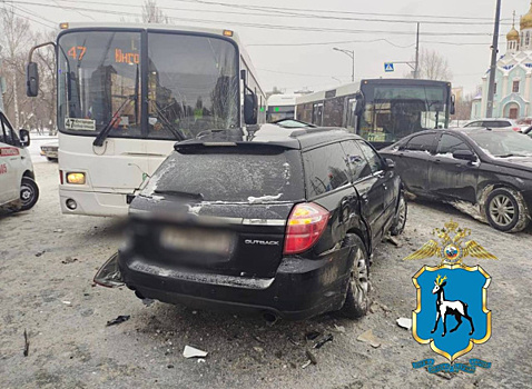 В Самаре автобус №47 попал в массовое ДТП на Московском шоссе