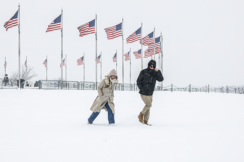 Последствия снежной бури в Вашингтоне 