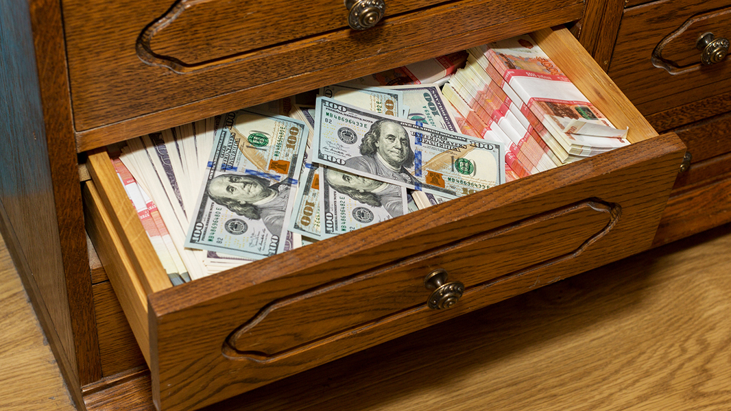 Жительница Крыма выиграла несколько миллионов, купив билет рано утром