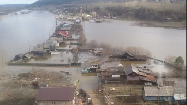 Дожди разрушили часть федеральной трассы в Прикамье