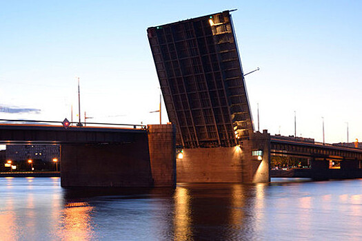 «Специфический дефект»: почему поднялся мост в Петербурге