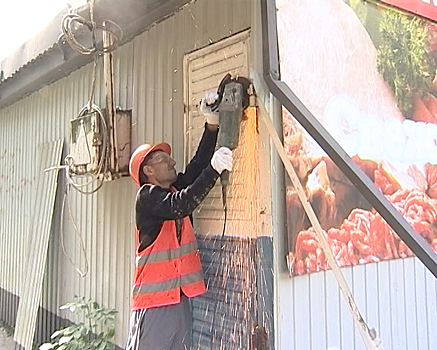 В Калининграде продолжается борьба с незаконными сооружениями