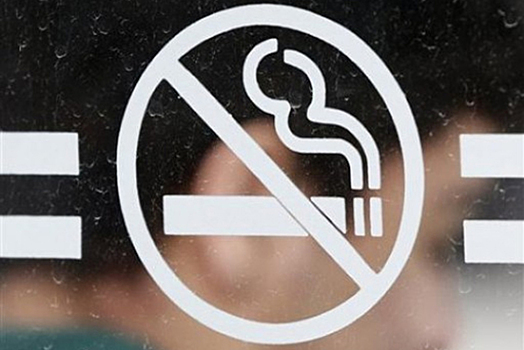 Родителей в России хотят начать наказывать за курящих детей
